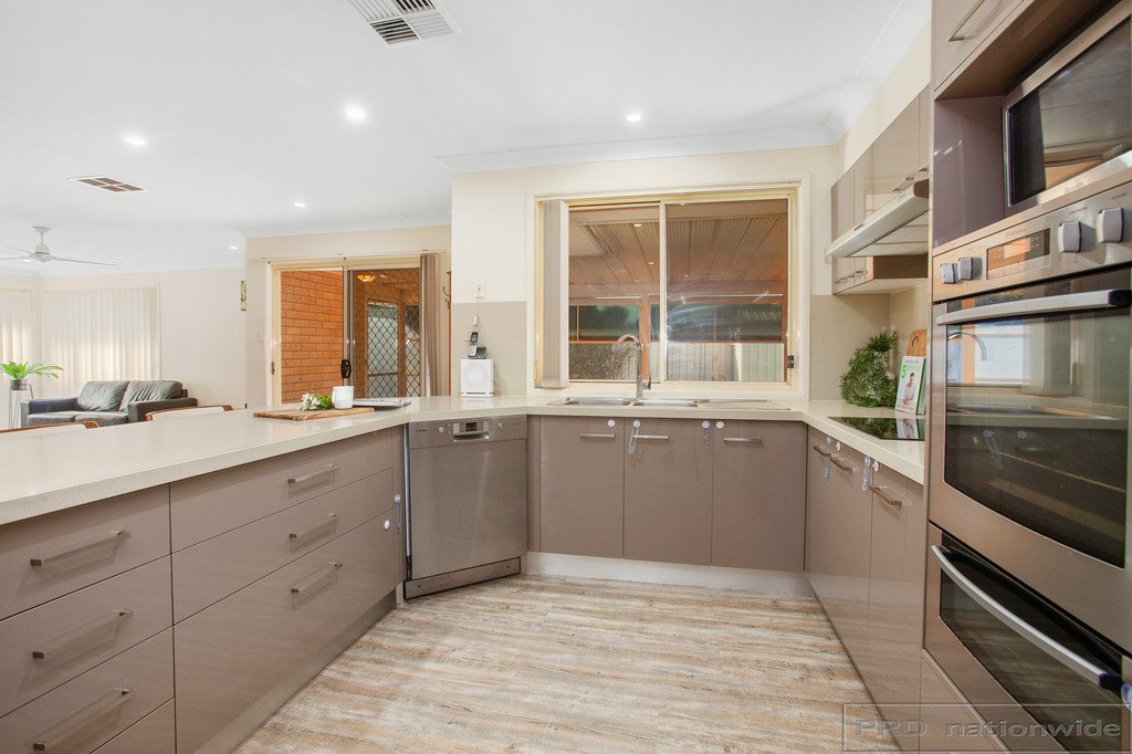 42 Lemonwood Circuit THORNTON 8