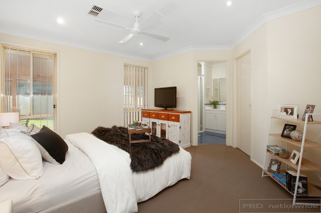 42 Lemonwood Circuit THORNTON 11