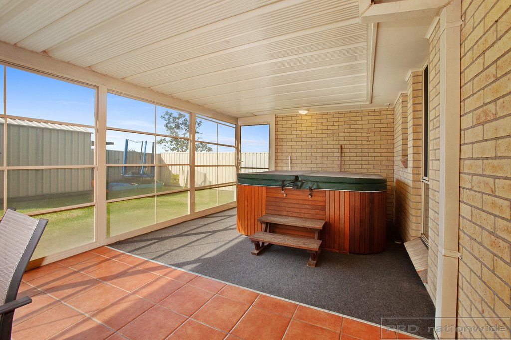 42 Lemonwood Circuit THORNTON 19