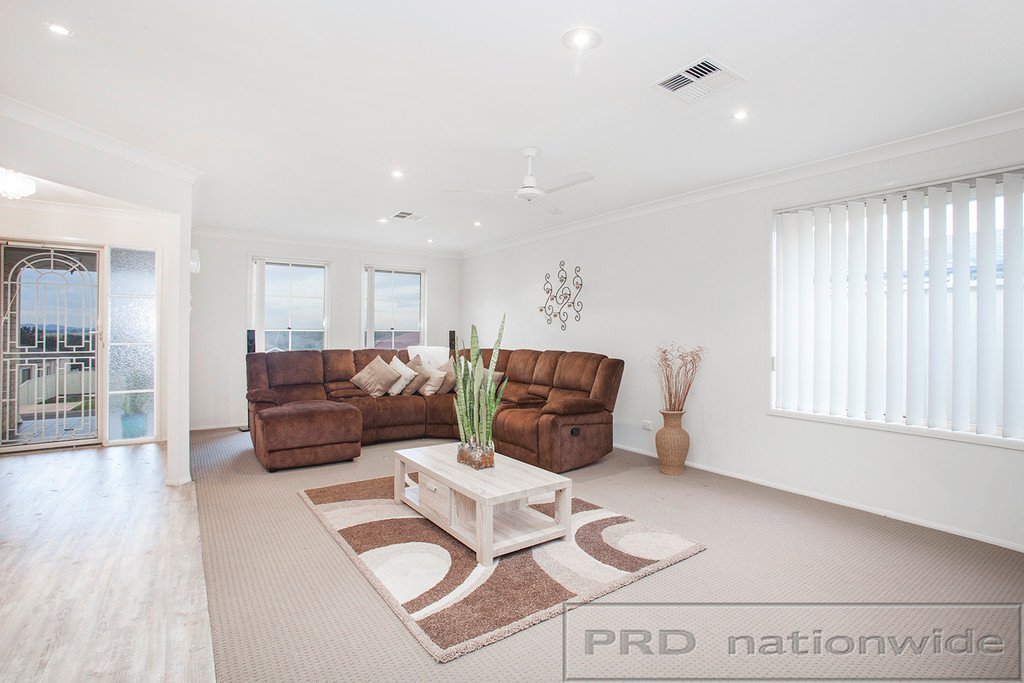 42 Lemonwood Circuit THORNTON 4