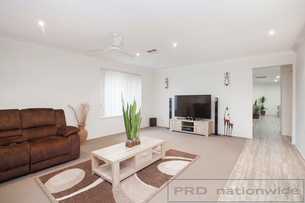 42 Lemonwood Circuit THORNTON 5