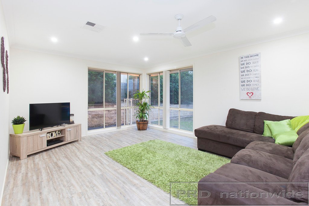 42 Lemonwood Circuit THORNTON 7