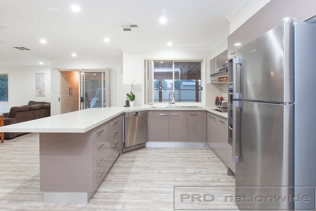 42 Lemonwood Circuit THORNTON 10