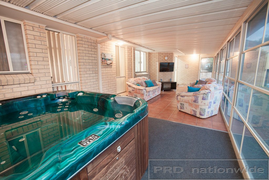 42 Lemonwood Circuit THORNTON 12