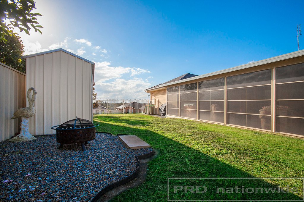 42 Lemonwood Circuit THORNTON 14