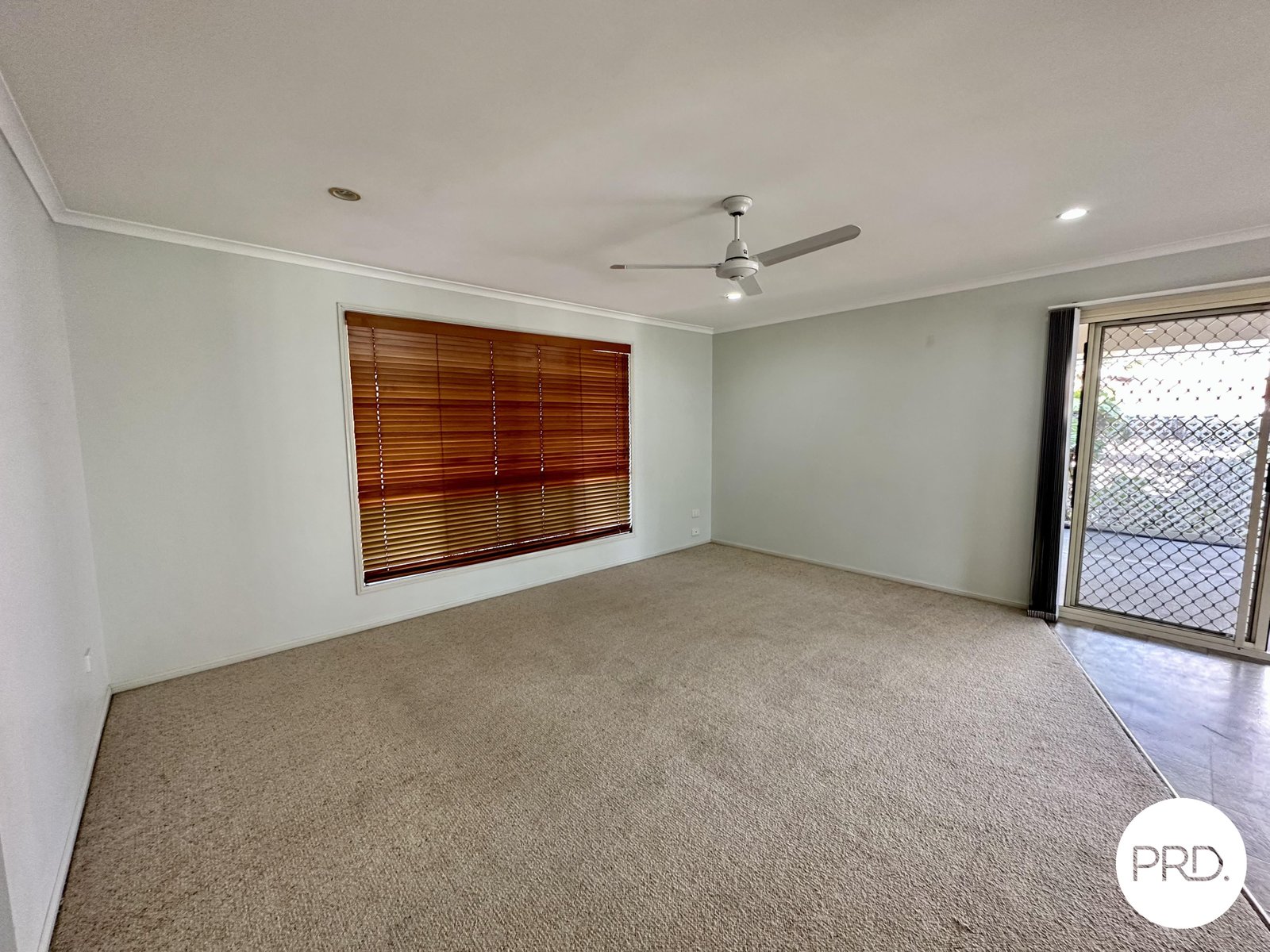 42 LOMANDRA Street BOYNE ISLAND 7