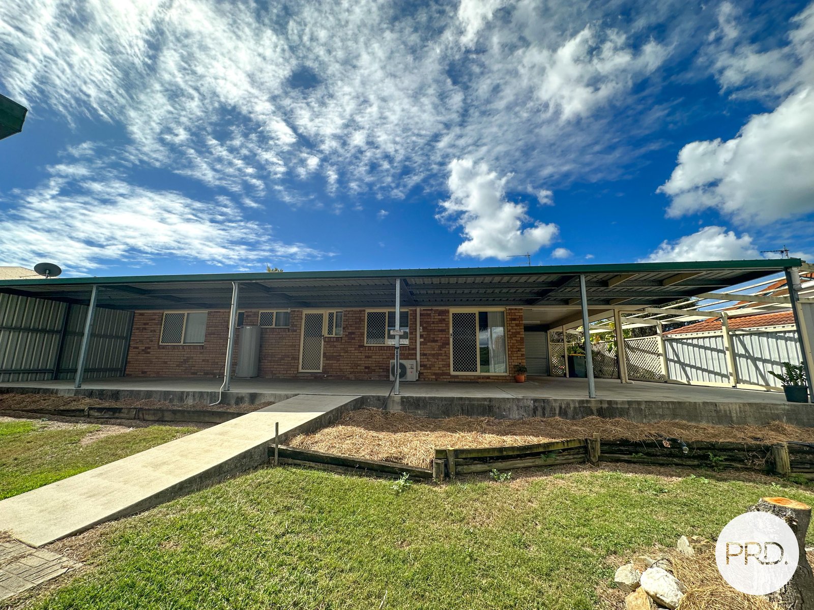 42 LOMANDRA Street BOYNE ISLAND 18