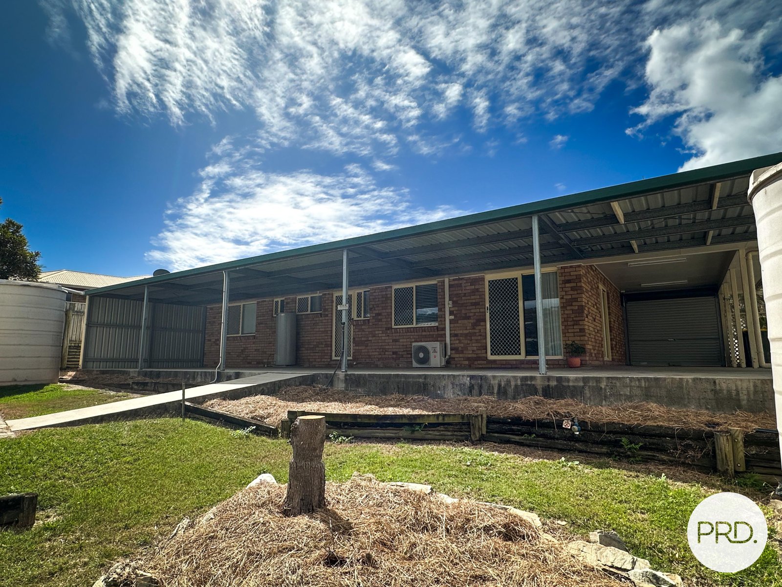 42 LOMANDRA Street BOYNE ISLAND 19