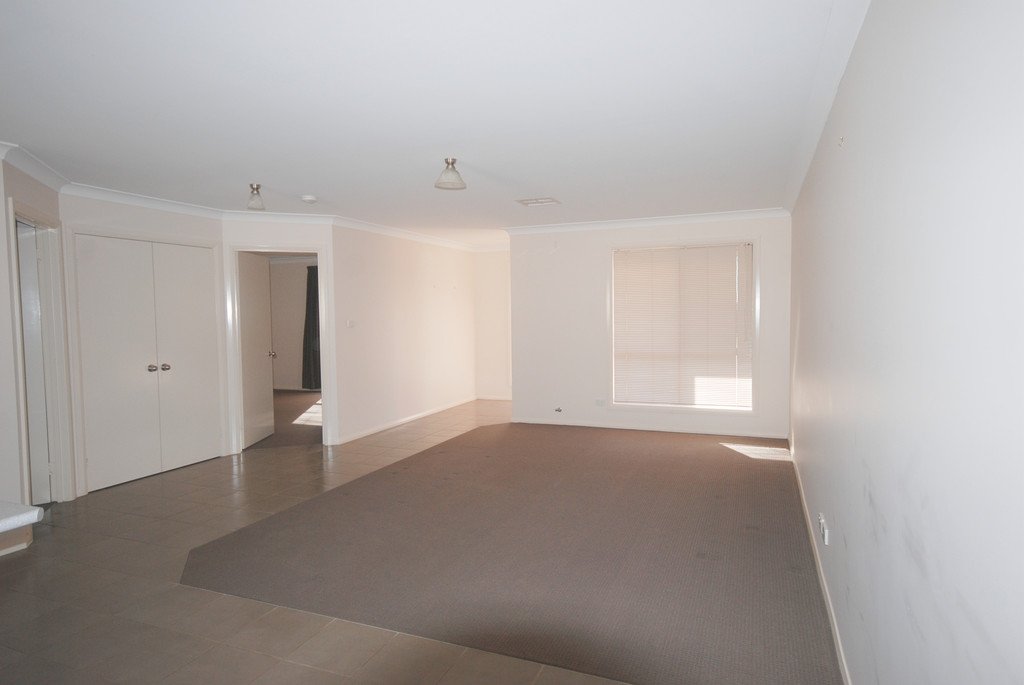 4/2 Macquarie Street MOUNT AUSTIN 5