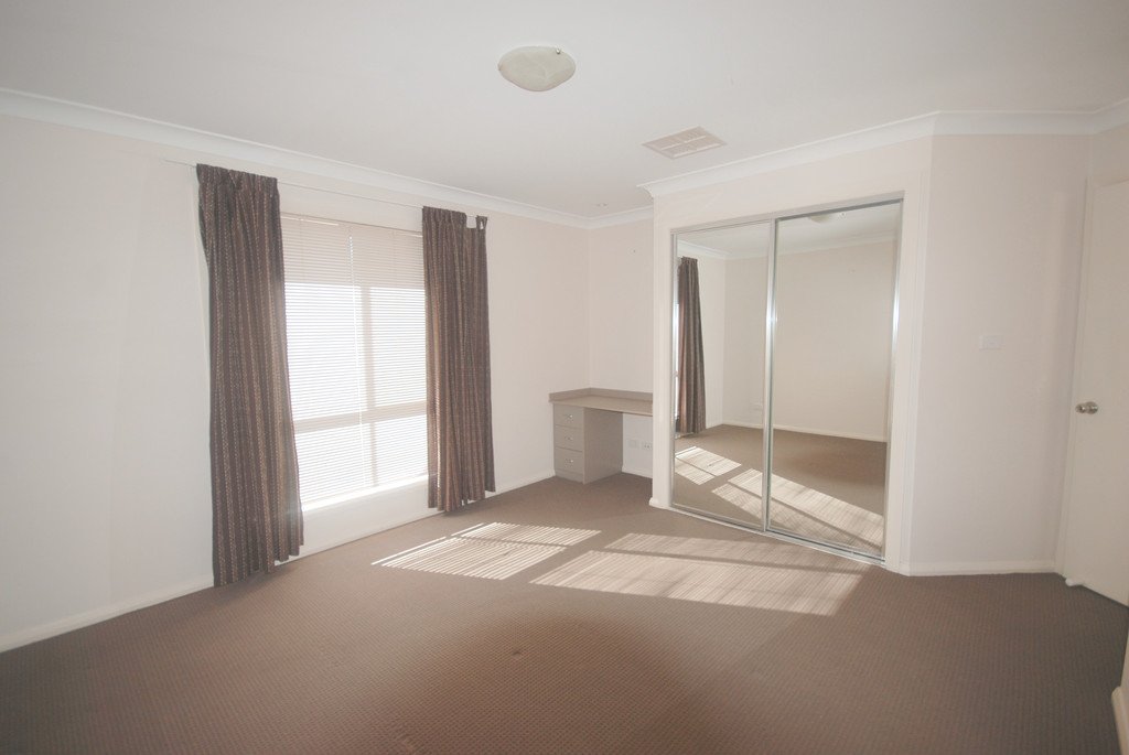 4/2 Macquarie Street MOUNT AUSTIN 6
