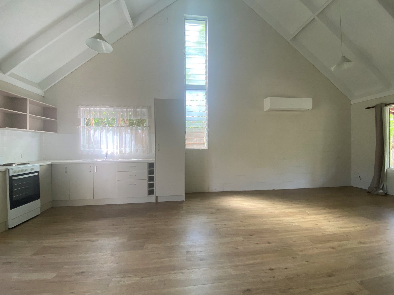 4/2 Mandalay Road MANDALAY 2