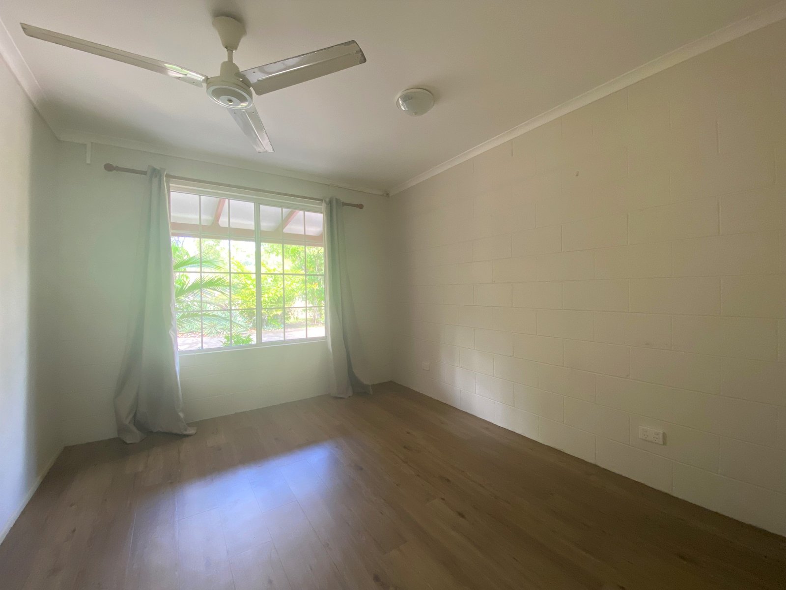 4/2 Mandalay Road MANDALAY 4