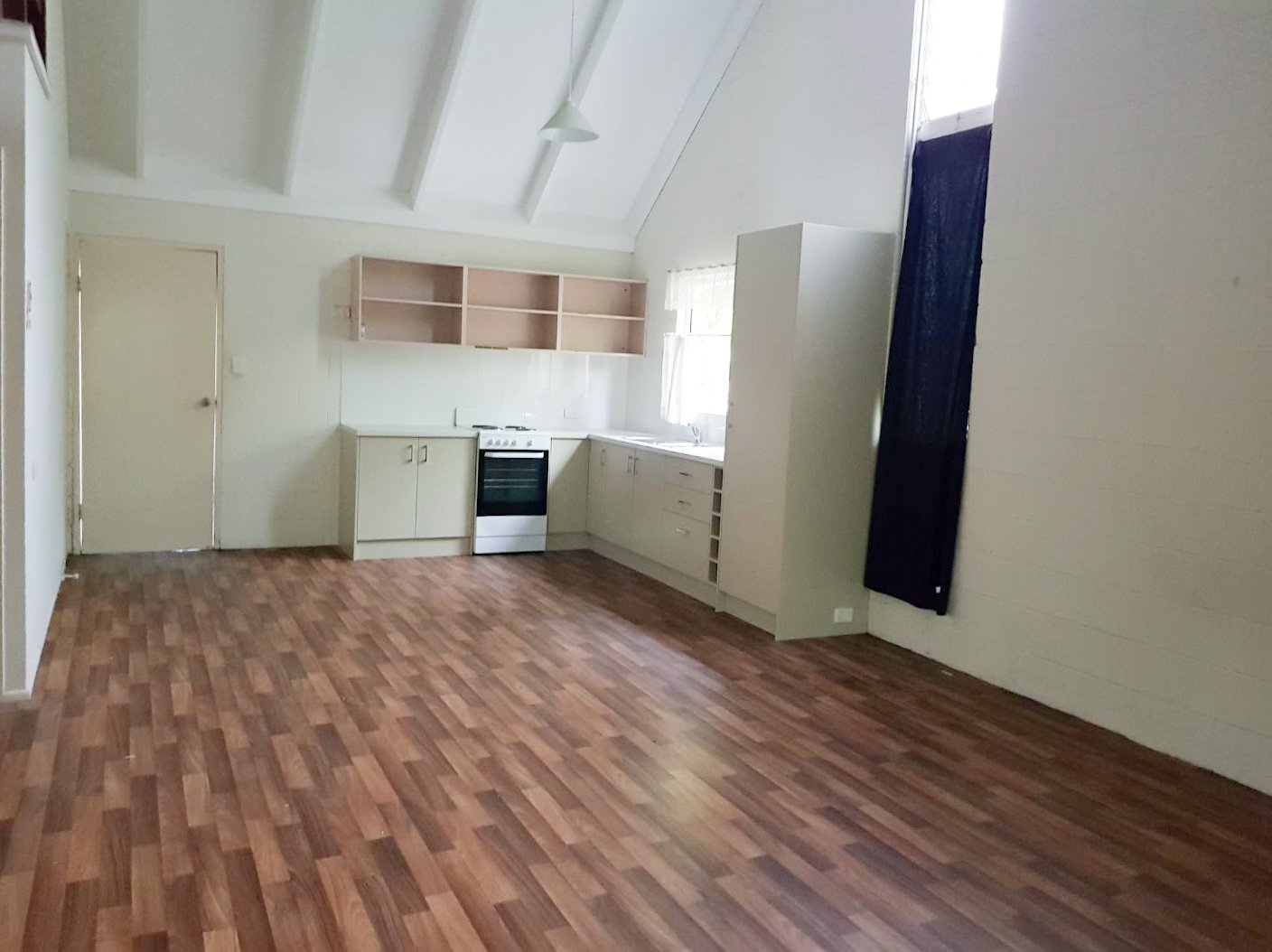 4/2 Mandalay Road MANDALAY 4