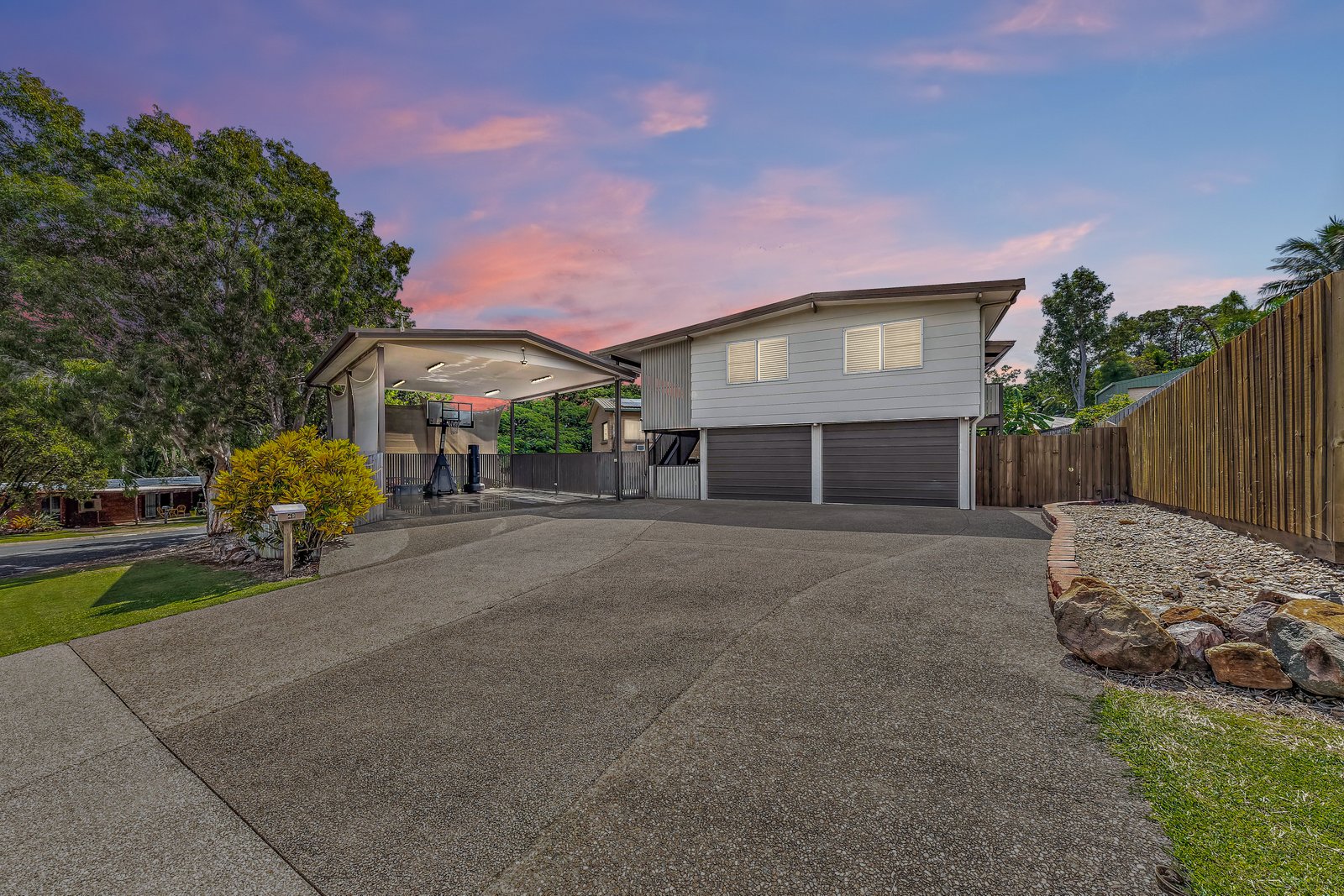 42 Manooka Drive CANNONVALE 2