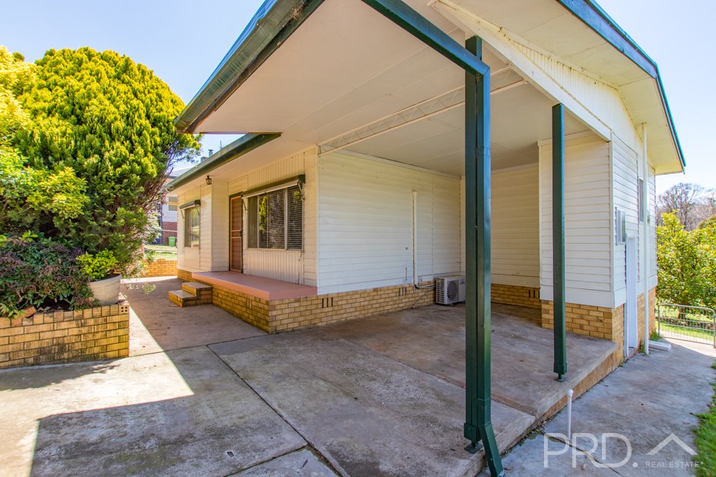 42 Mayday Road BATLOW 12