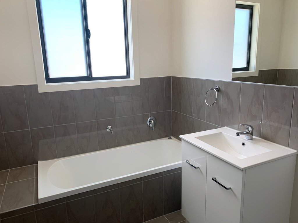 42 McGill Rise CLAREMONT 9