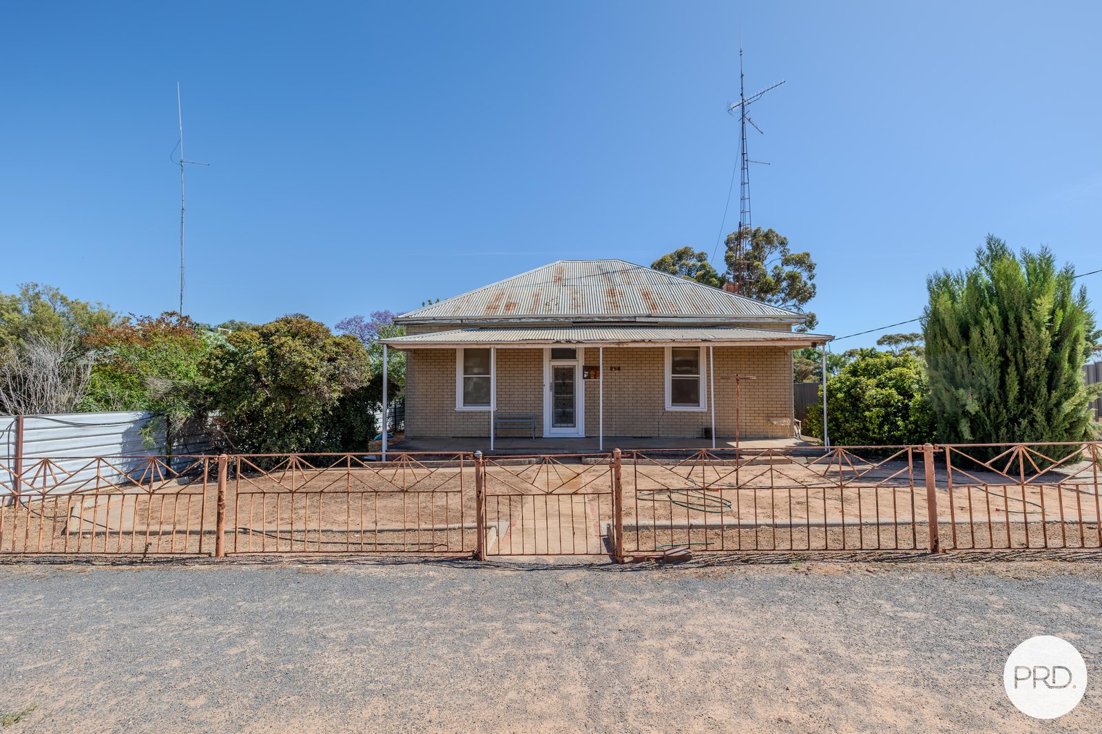 42 Monash Avenue UNDERBOOL 1