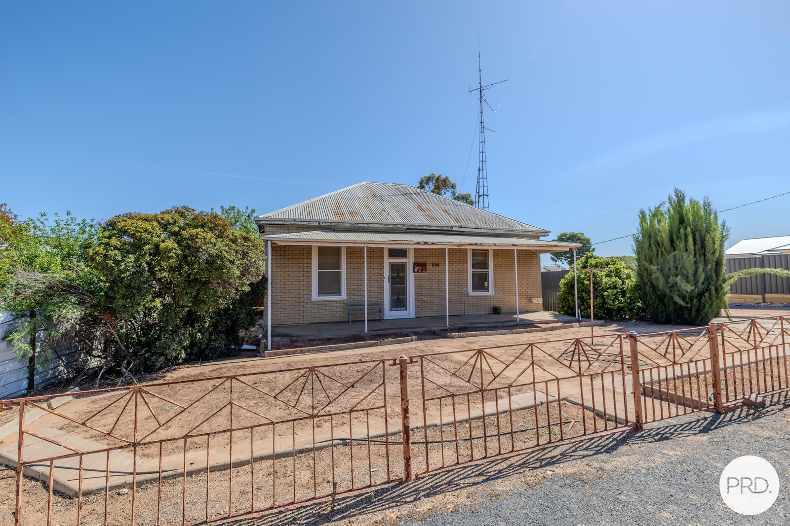 42 Monash Avenue UNDERBOOL 2