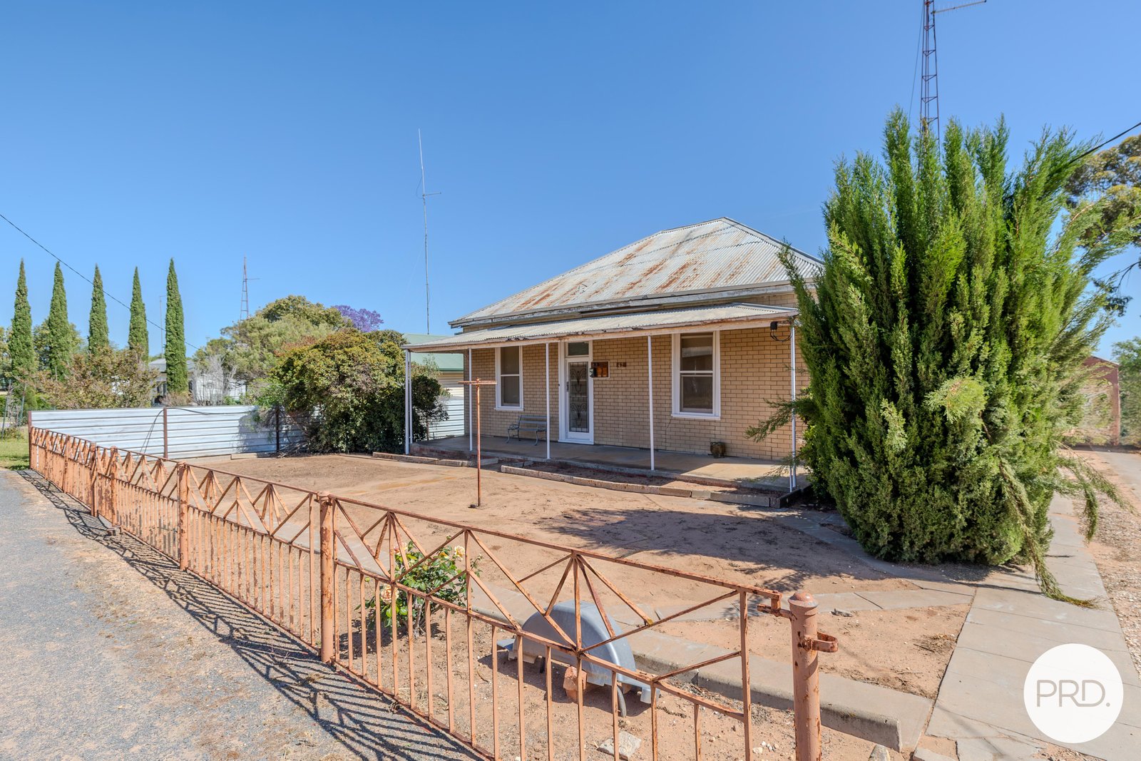 42 Monash Avenue UNDERBOOL 3