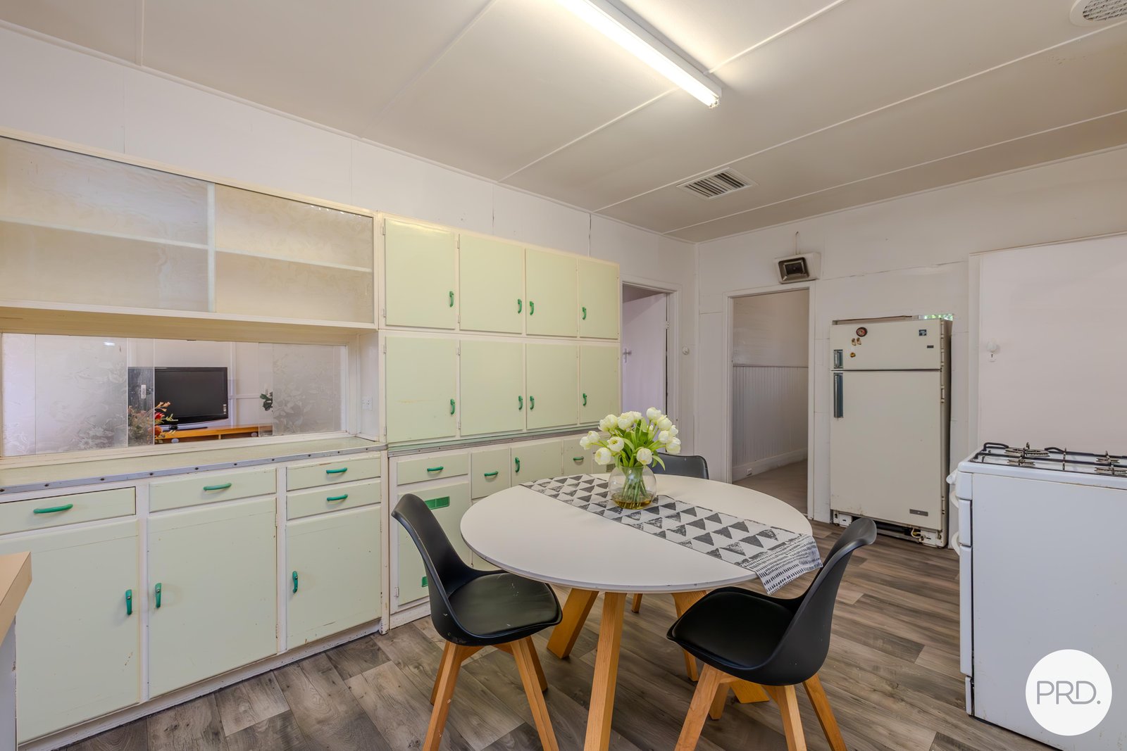 42 Monash Avenue UNDERBOOL 8