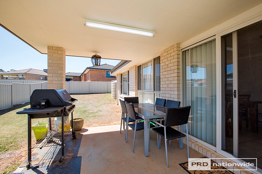 42 Orley Drive TAMWORTH 9