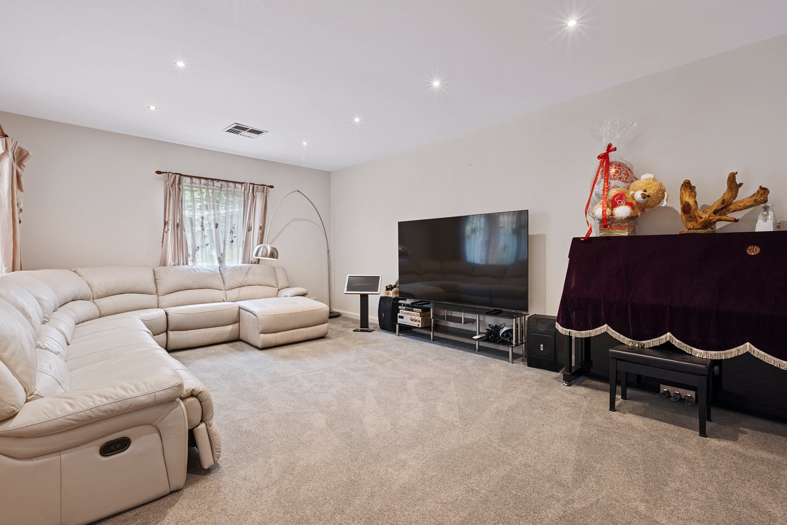 Gallery: 42 Panoramic Grove