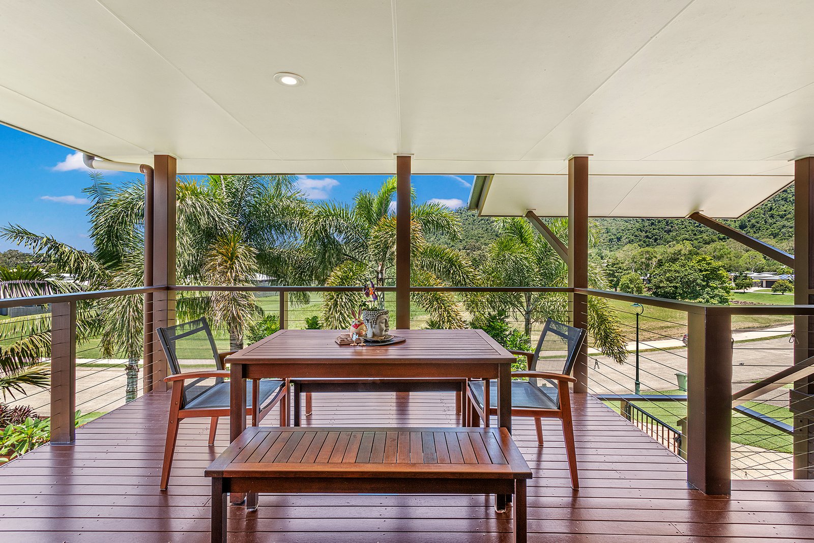 42 Parker Road CANNONVALE 2