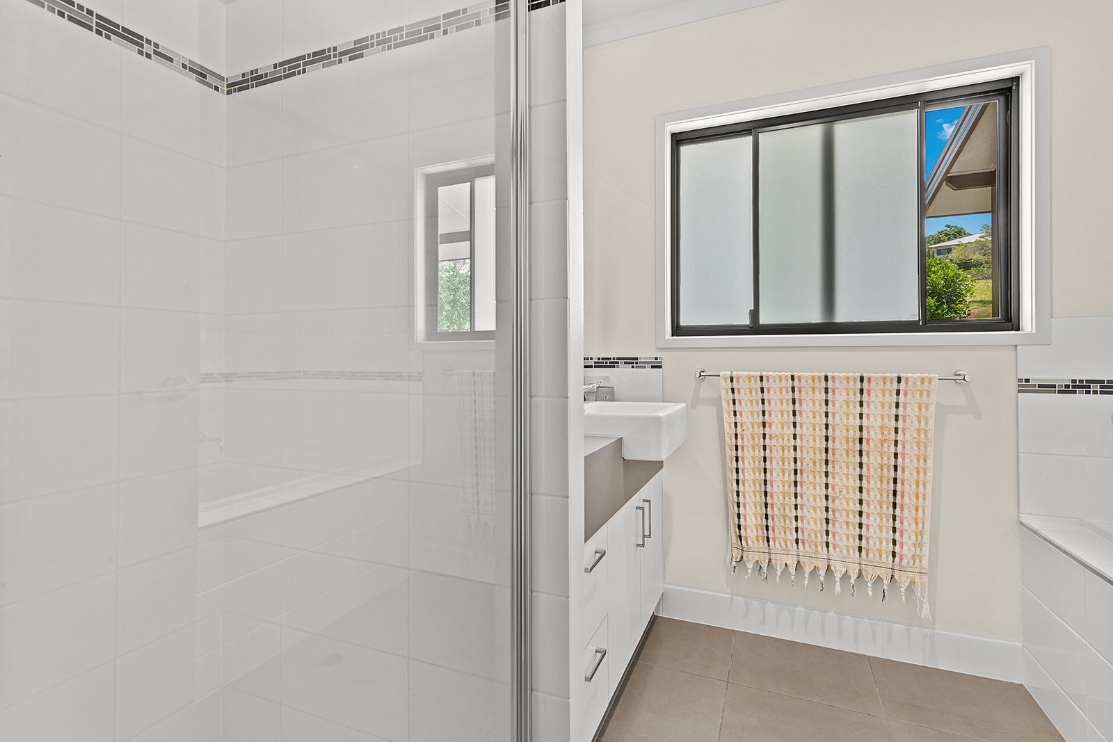 42 Parker Road CANNONVALE 12