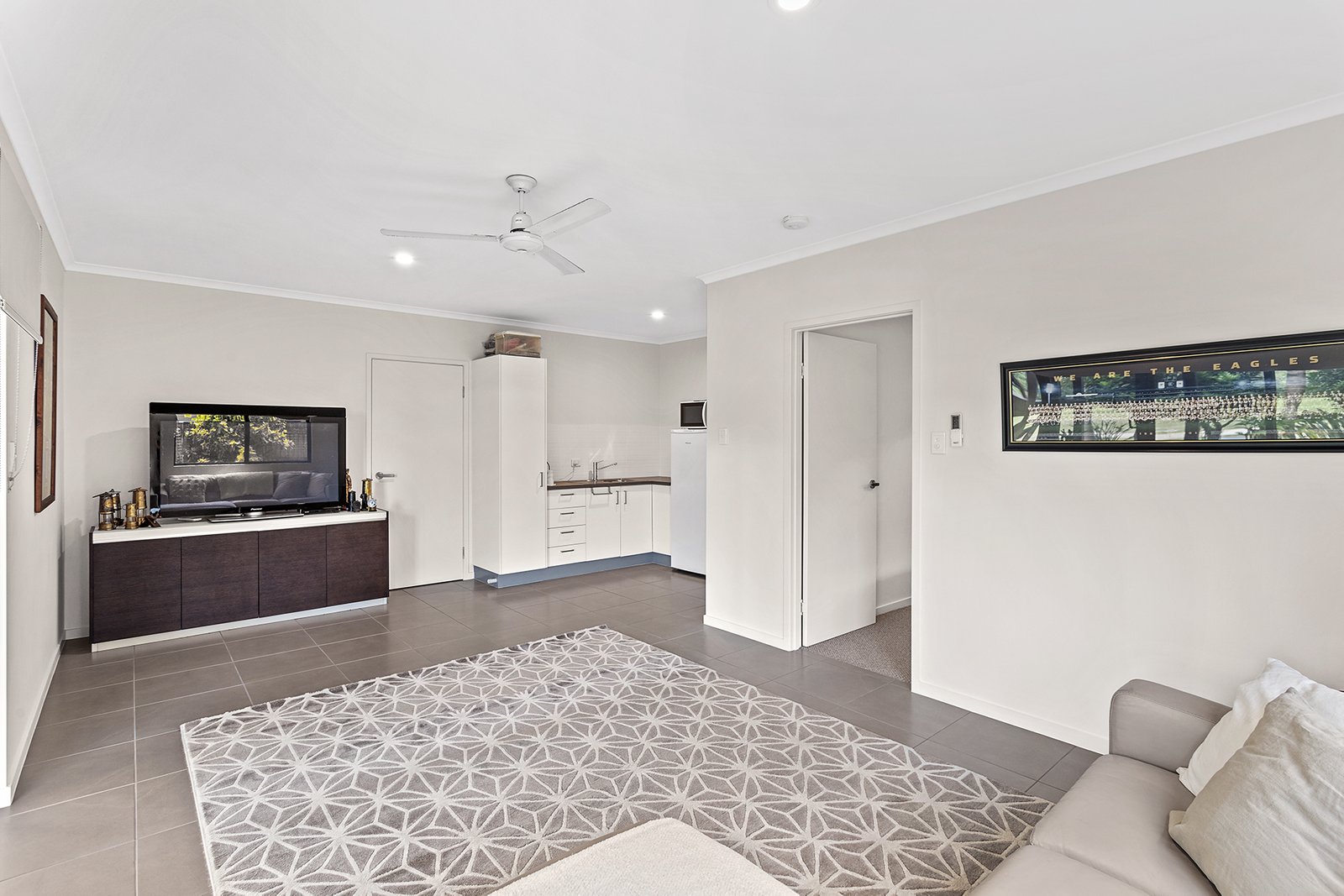 42 Parker Road CANNONVALE 15