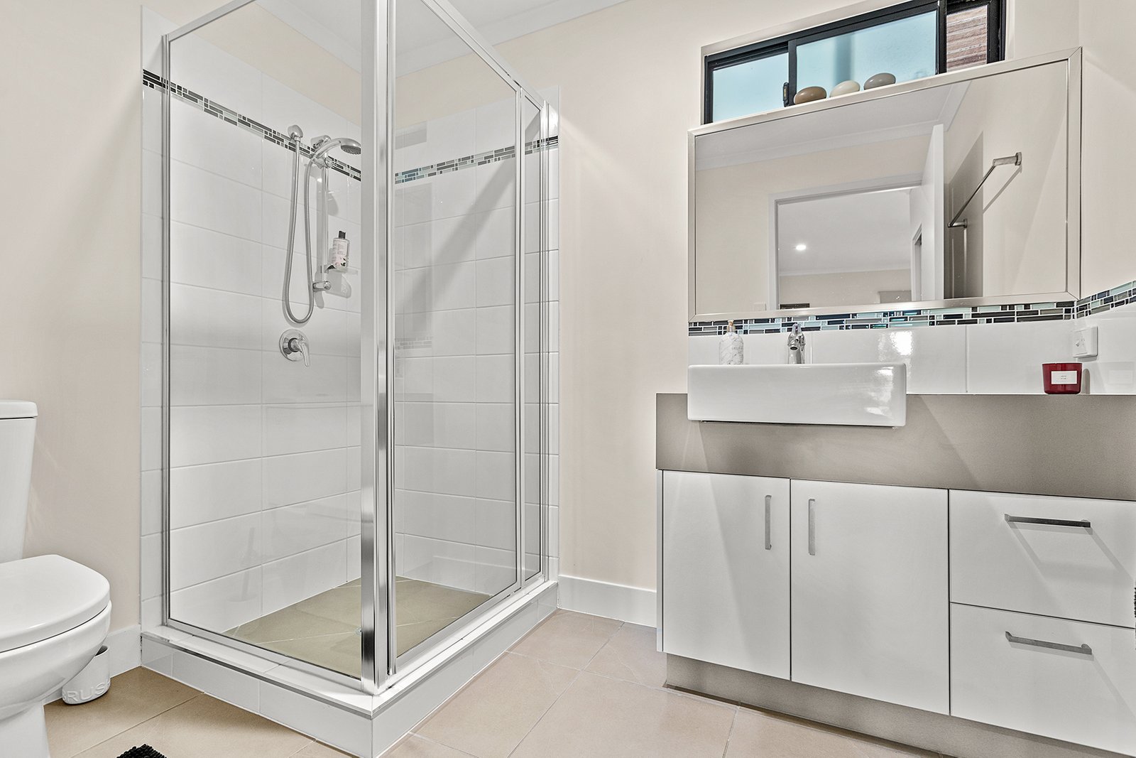 42 Parker Road CANNONVALE 16