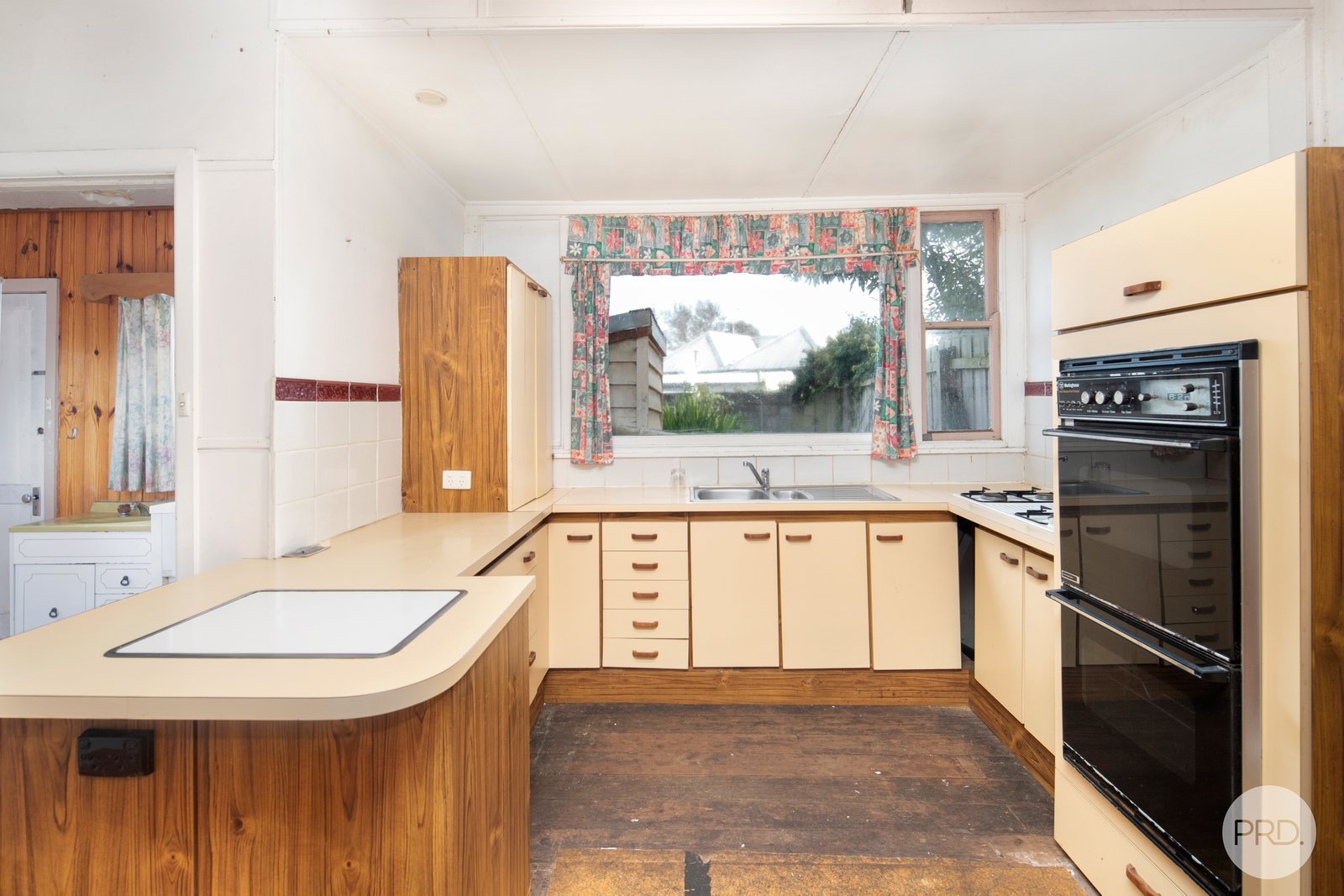 42 Peel Street South GOLDEN POINT 8