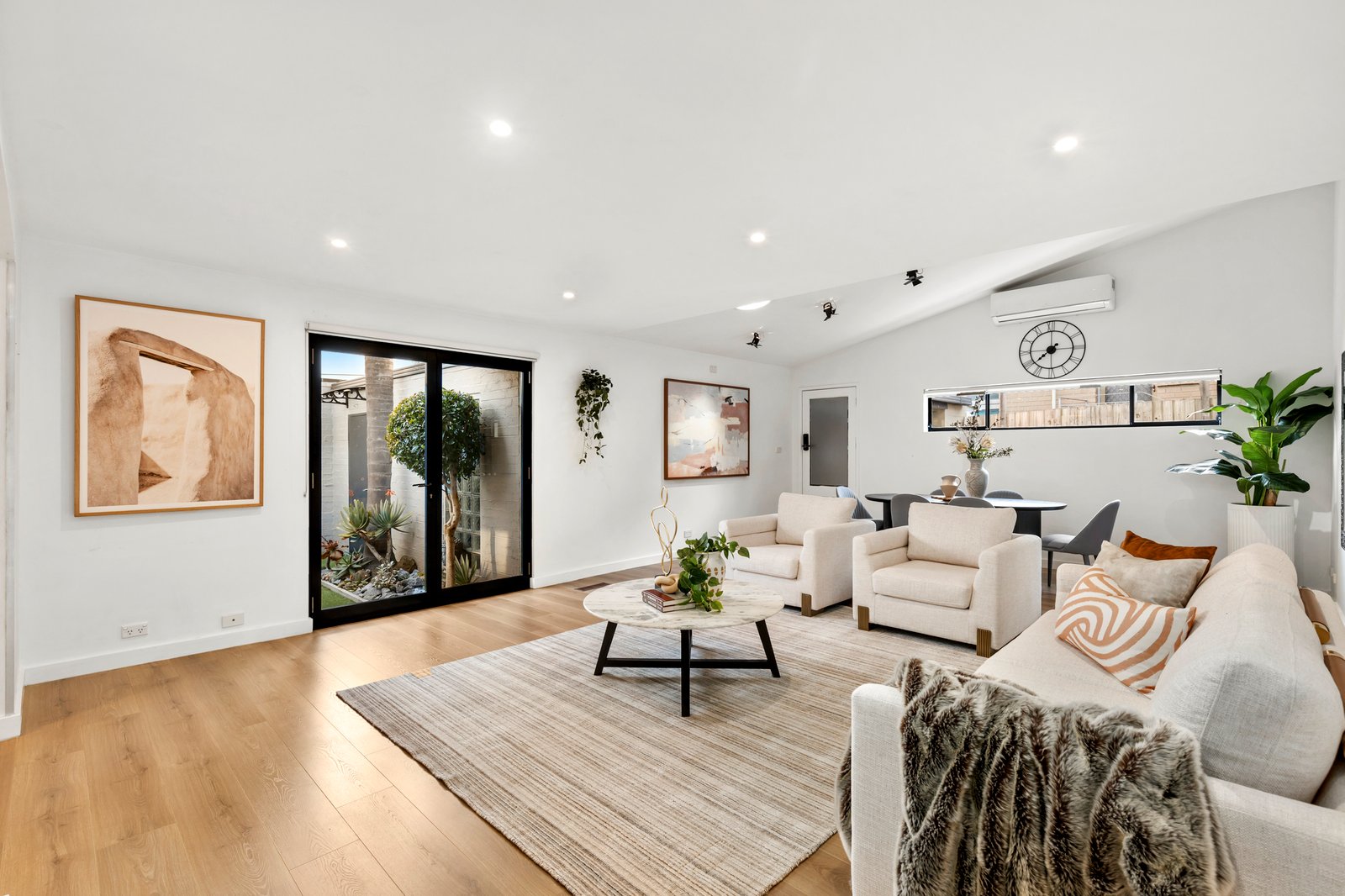 Gallery: 42 Phoenix Drive