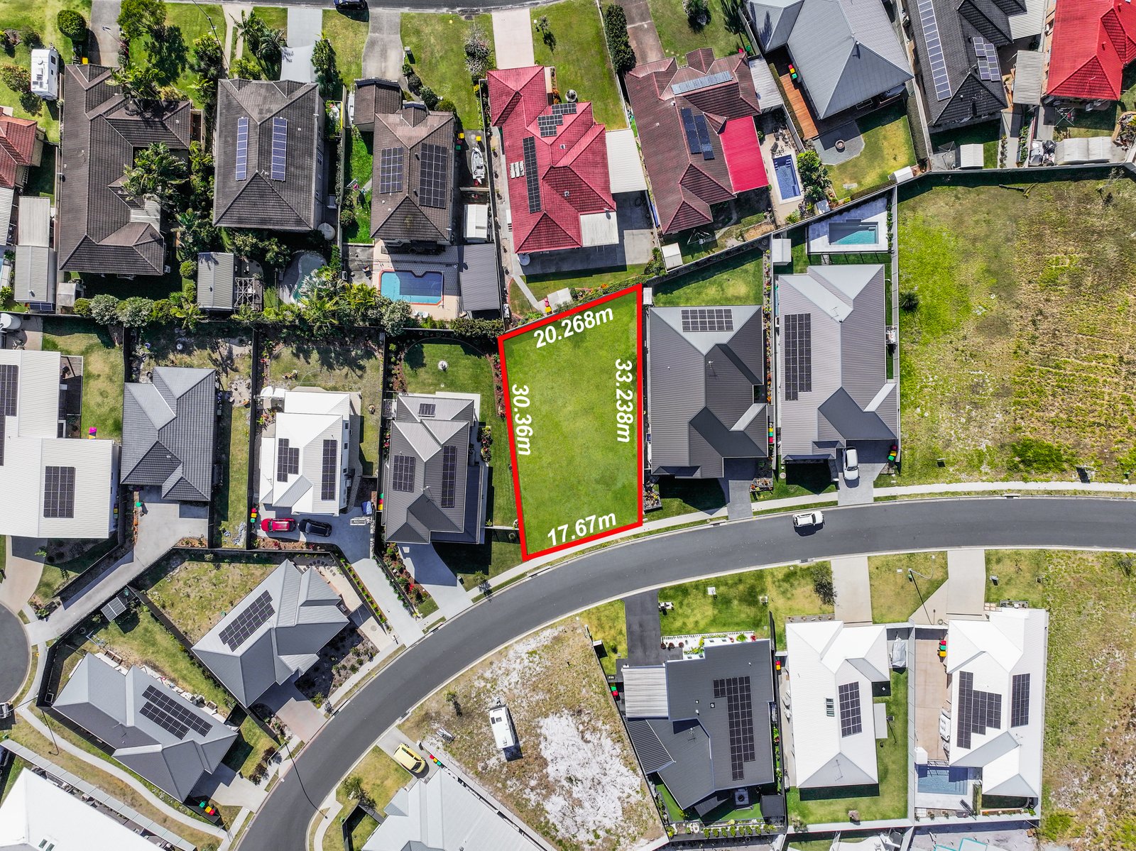  42 Prince of Wales Drive DUNBOGAN 12