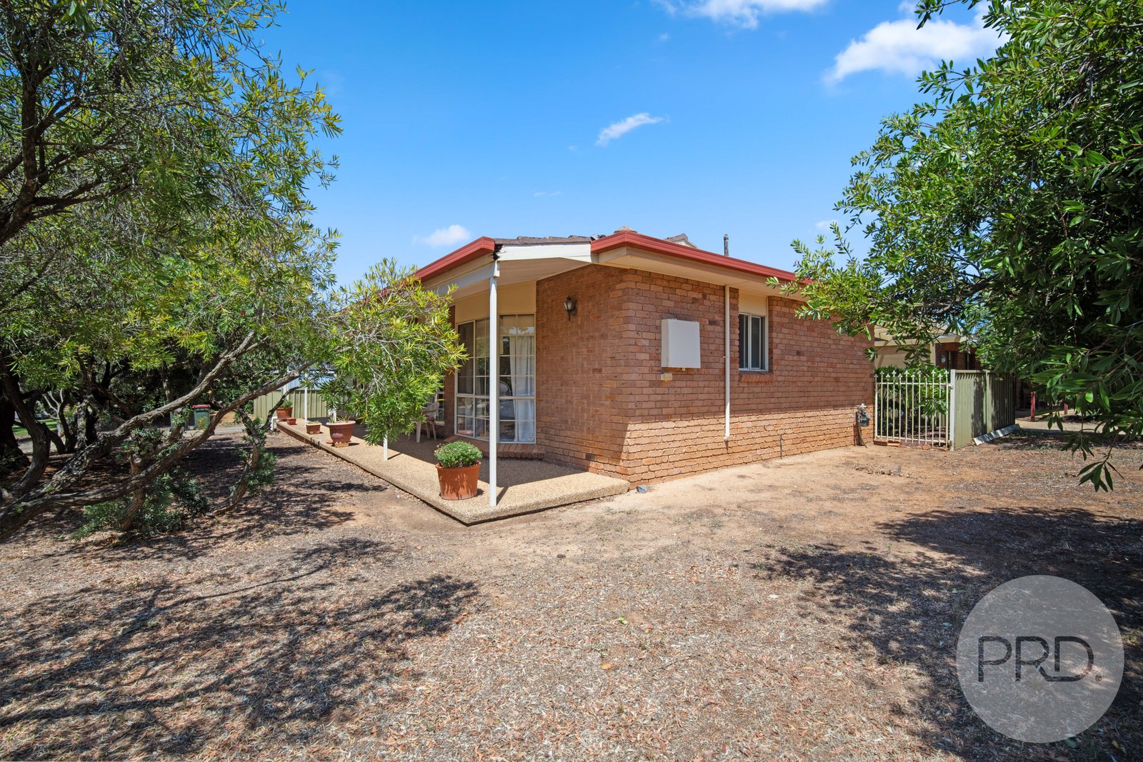 42 Pugsley Avenue ESTELLA 2
