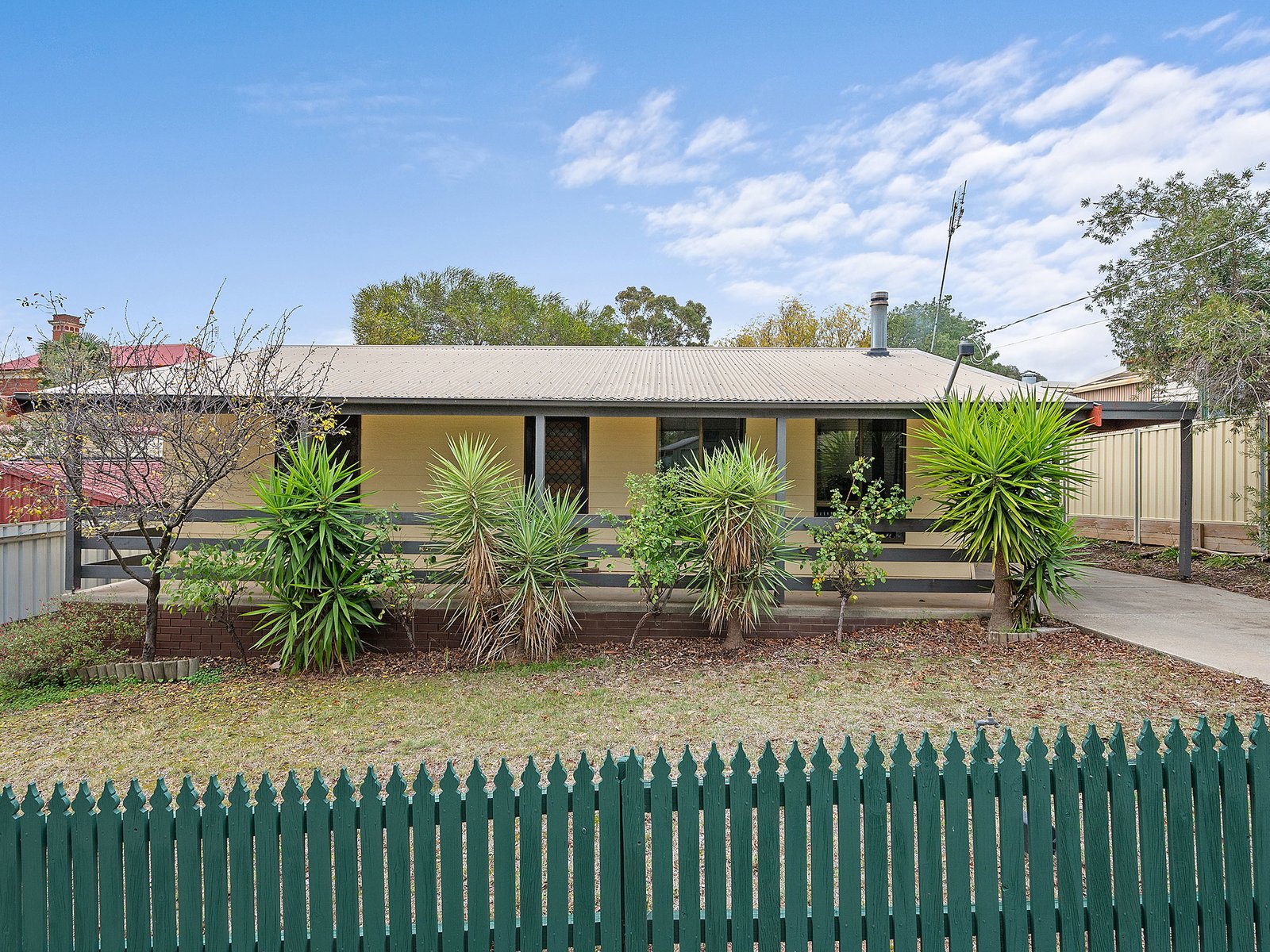 Gallery: 42 Quick St