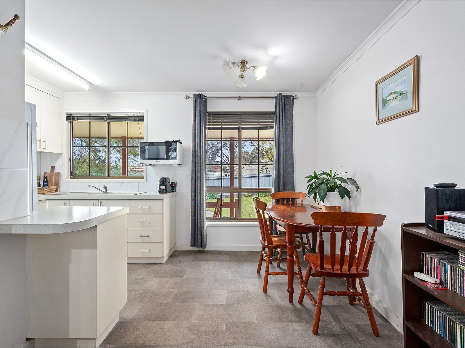 Gallery: 42 Quick St