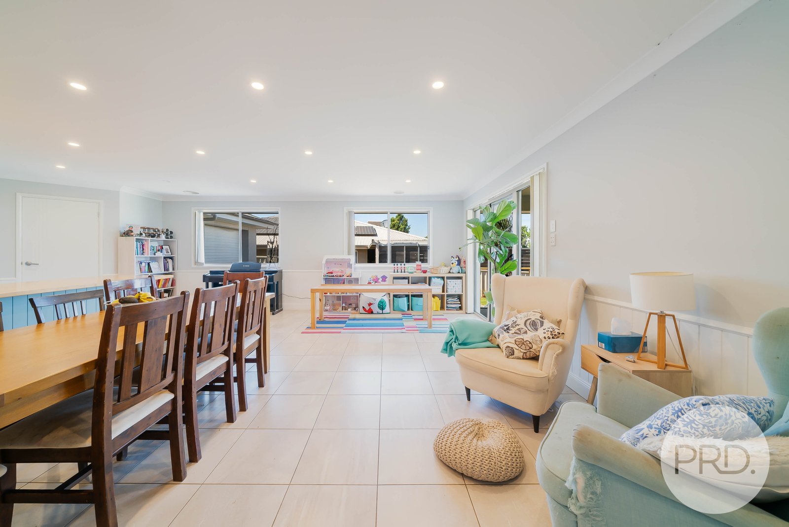 42 Rainbow Drive ESTELLA 7