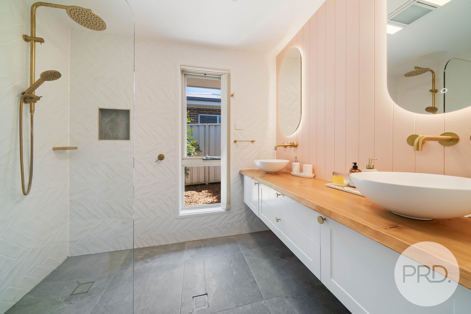 42 Rainbow Drive ESTELLA 13