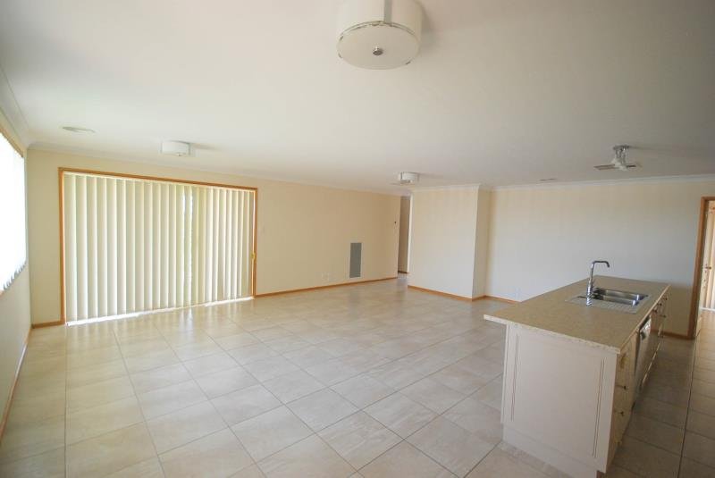 42 Rainbow Drive ESTELLA 3