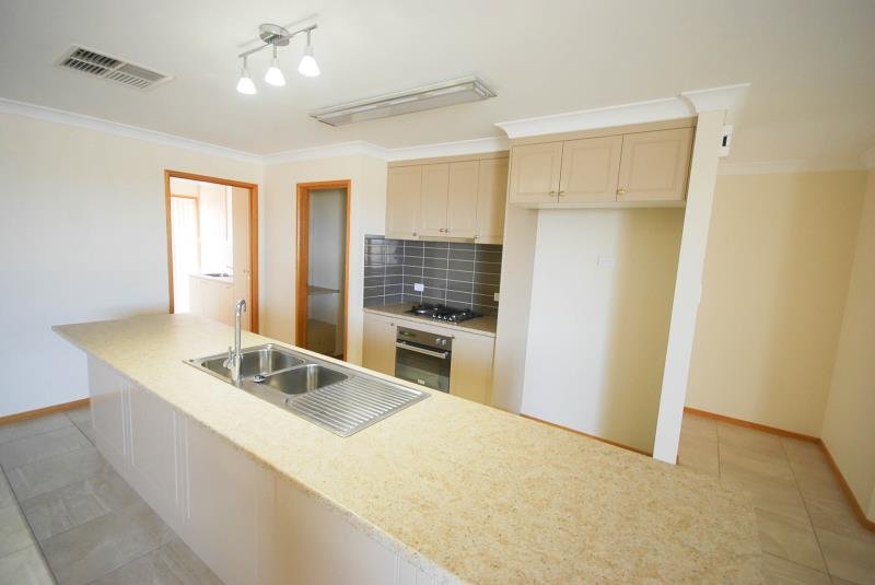 42 Rainbow Drive ESTELLA 4