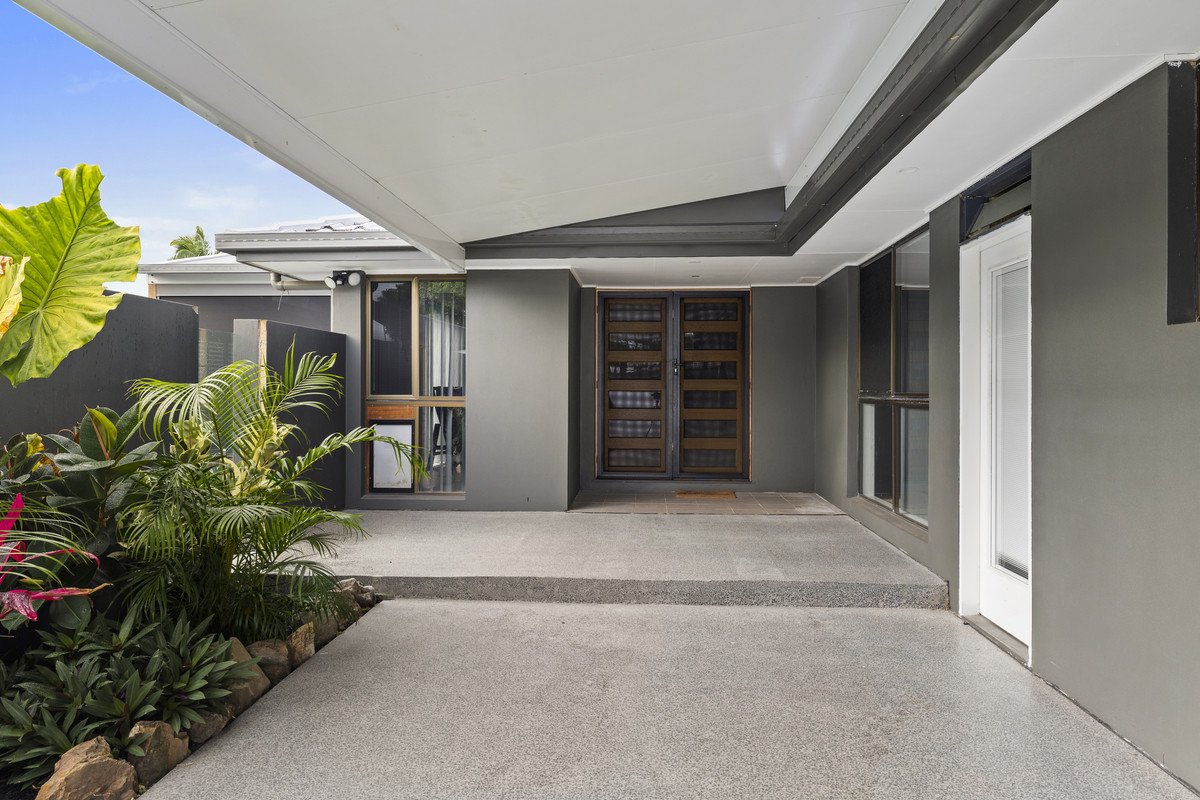 42 Razorbill Drive Burleigh Waters 1