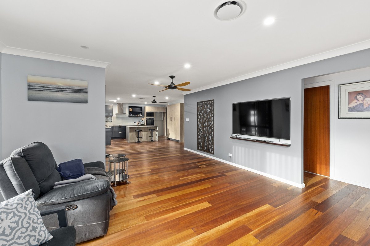 42 Razorbill Drive Burleigh Waters 6