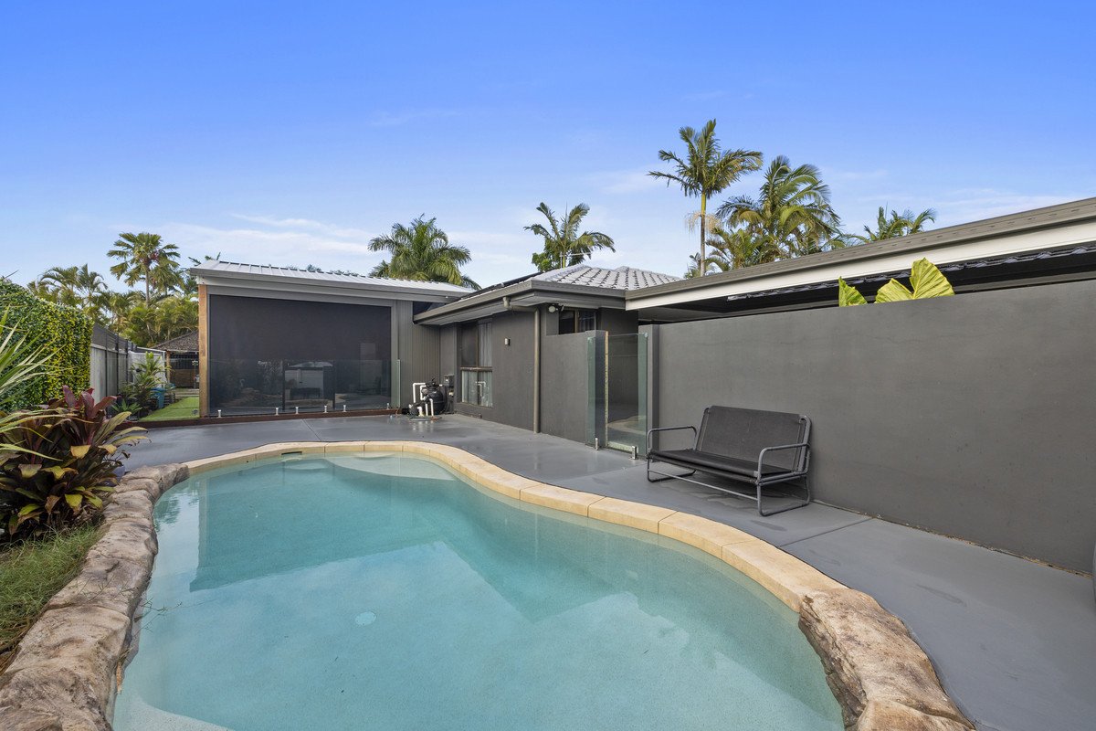 42 Razorbill Drive Burleigh Waters 3