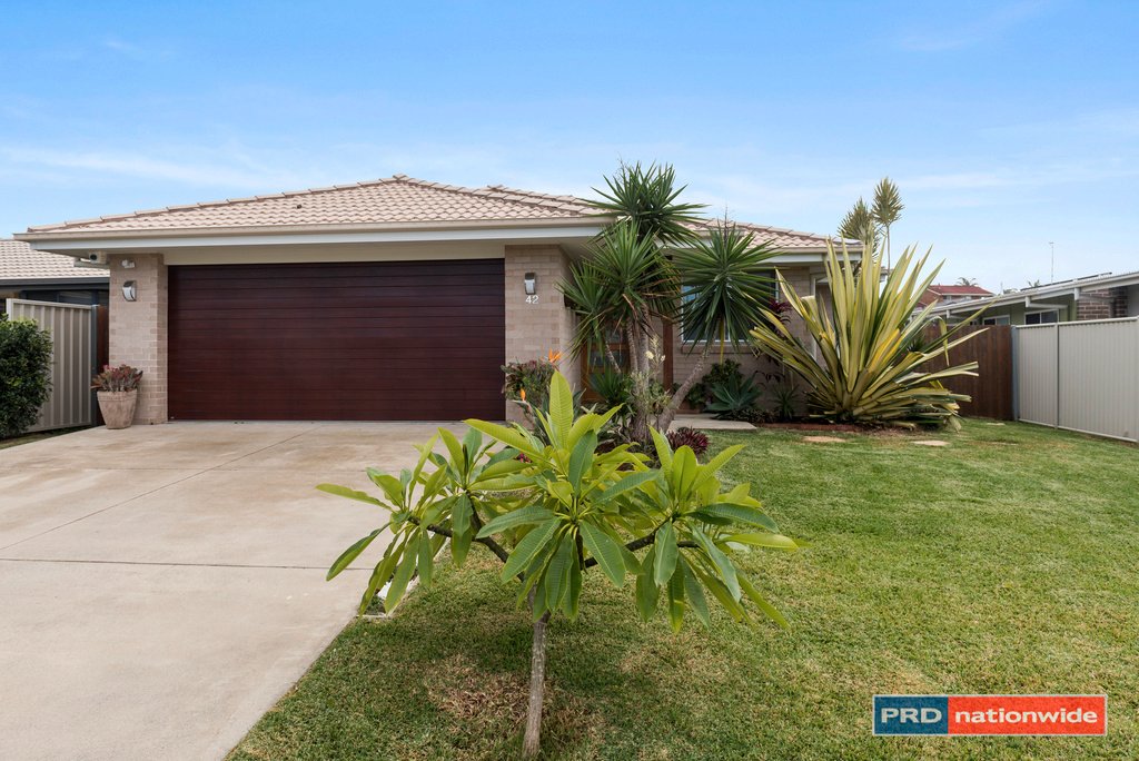 42 Saltwater Crescent CORINDI BEACH 2