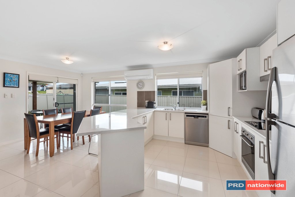 42 Saltwater Crescent CORINDI BEACH 3