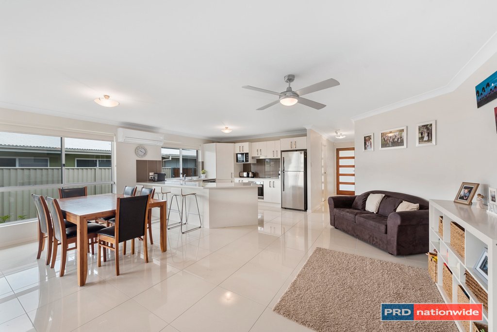 42 Saltwater Crescent CORINDI BEACH 5