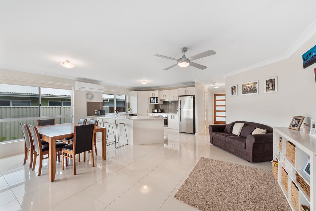 42 Saltwater Crescent CORINDI BEACH 17