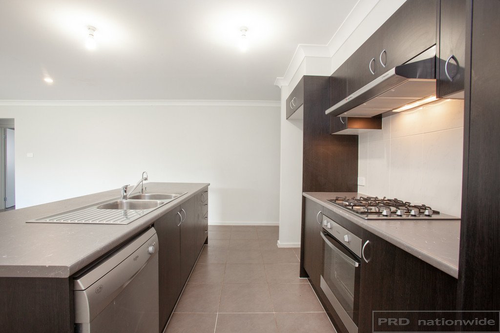 42 Sandpiper Circuit ABERGLASSLYN 5