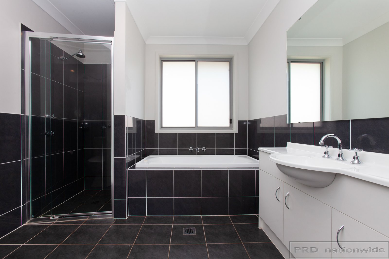 42 Sandpiper Circuit ABERGLASSLYN 14