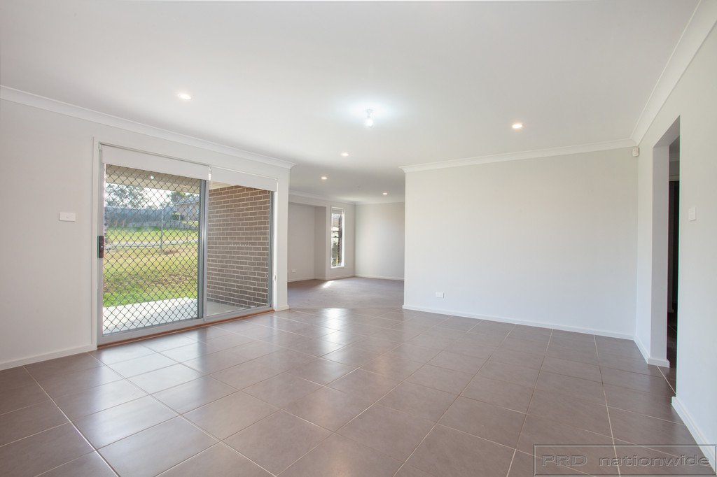 42 Sandpiper Circuit ABERGLASSLYN 2